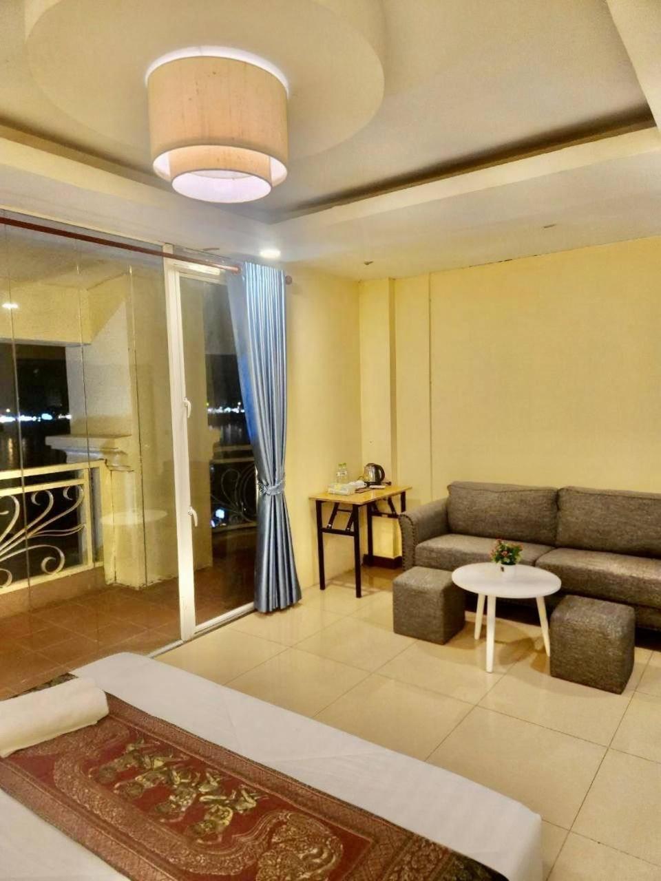 Soma Hotel Phnom Penh Zewnętrze zdjęcie